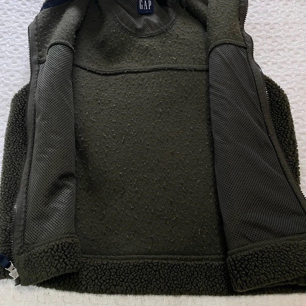 GAP Olive Fleece Vest- Size XS~~ Outdoor or Hiking‎